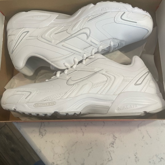 Men’s Nike Air shoes - Picture 4 of 5